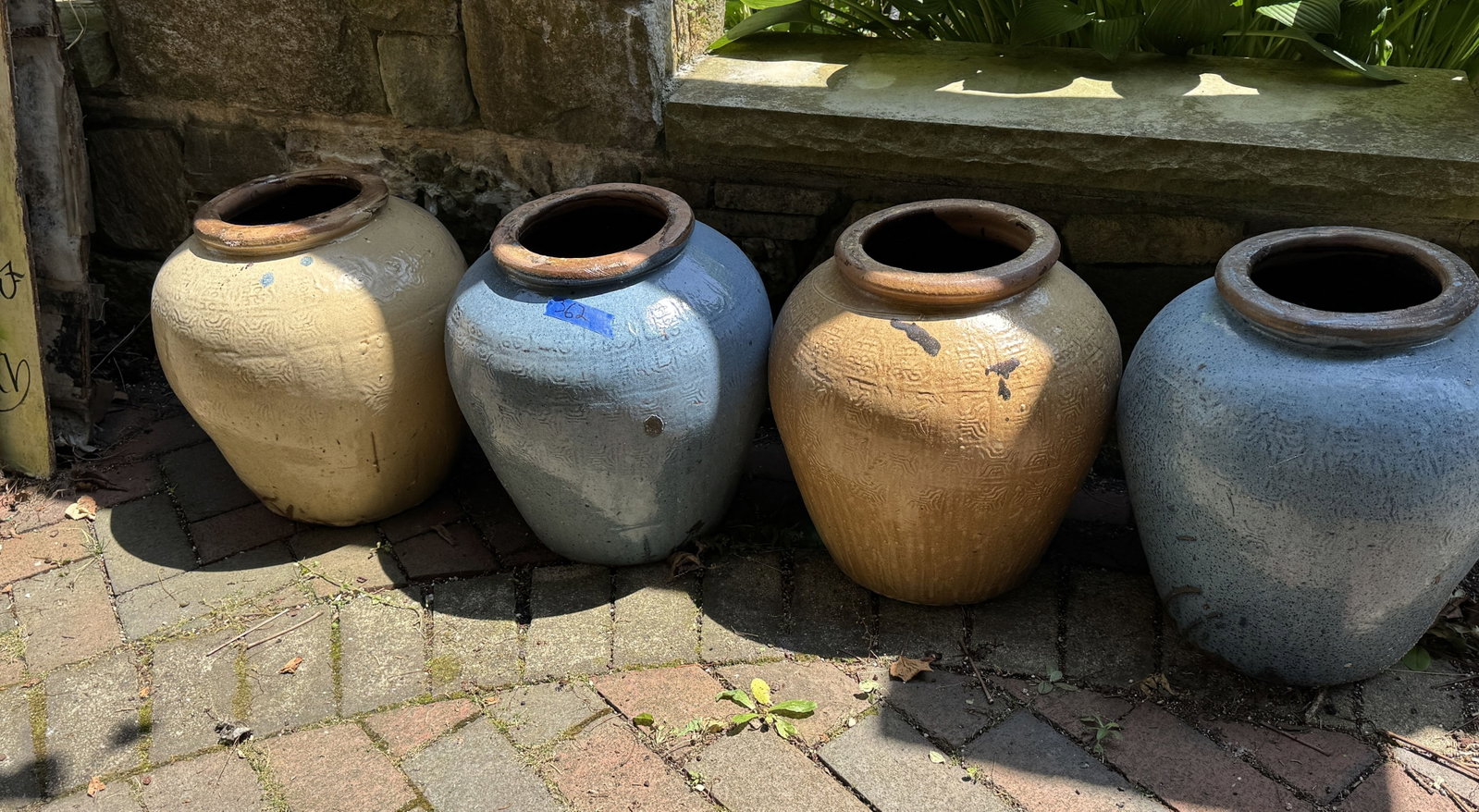 4 GARDEN POTS (1 of 4)