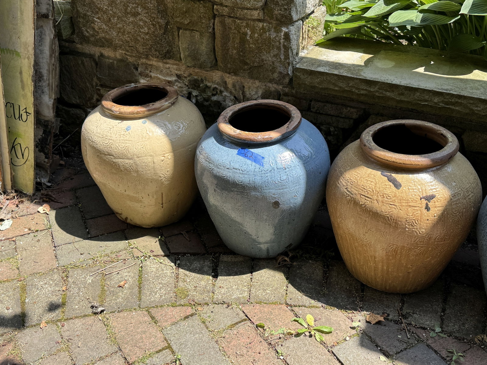 4 GARDEN POTS - 4