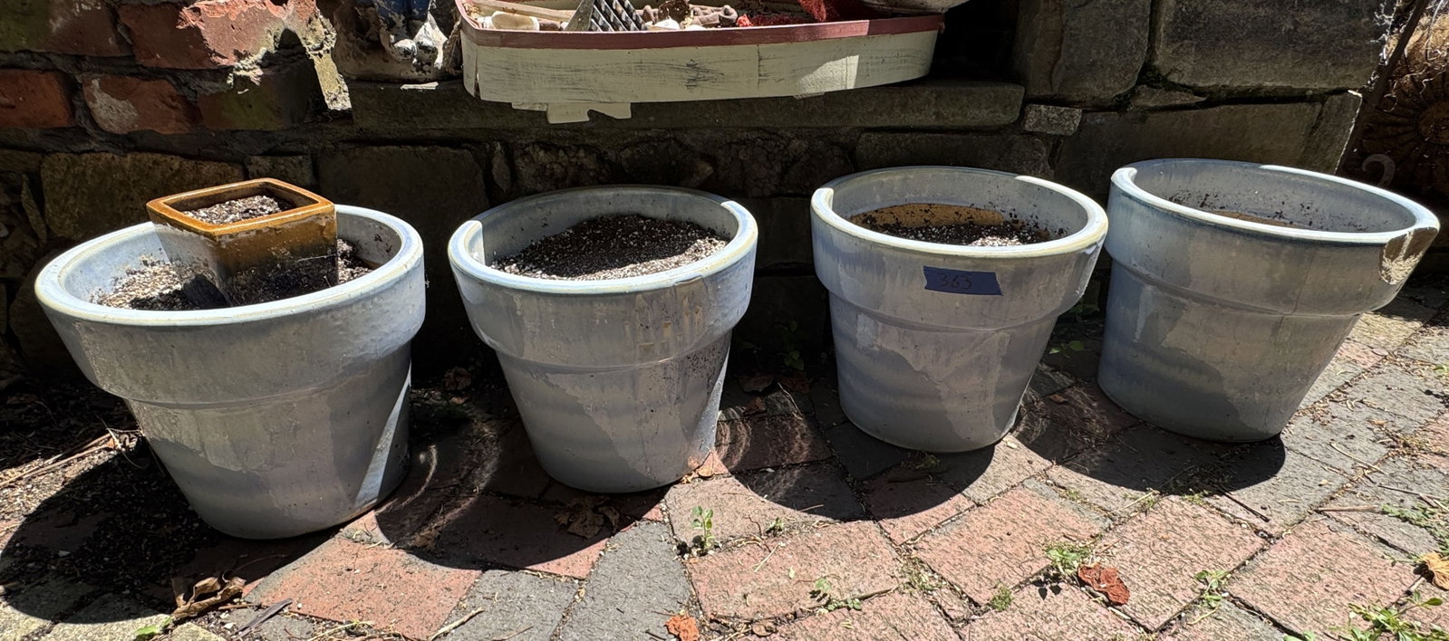 4 GARDEN POTS - 2