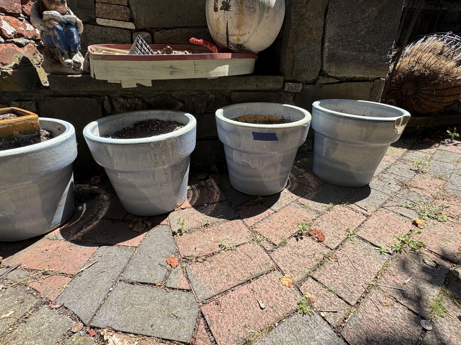 4 GARDEN POTS - 5