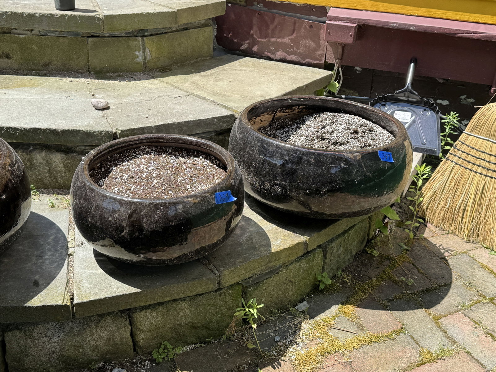 5 GARDEN POTS - 3
