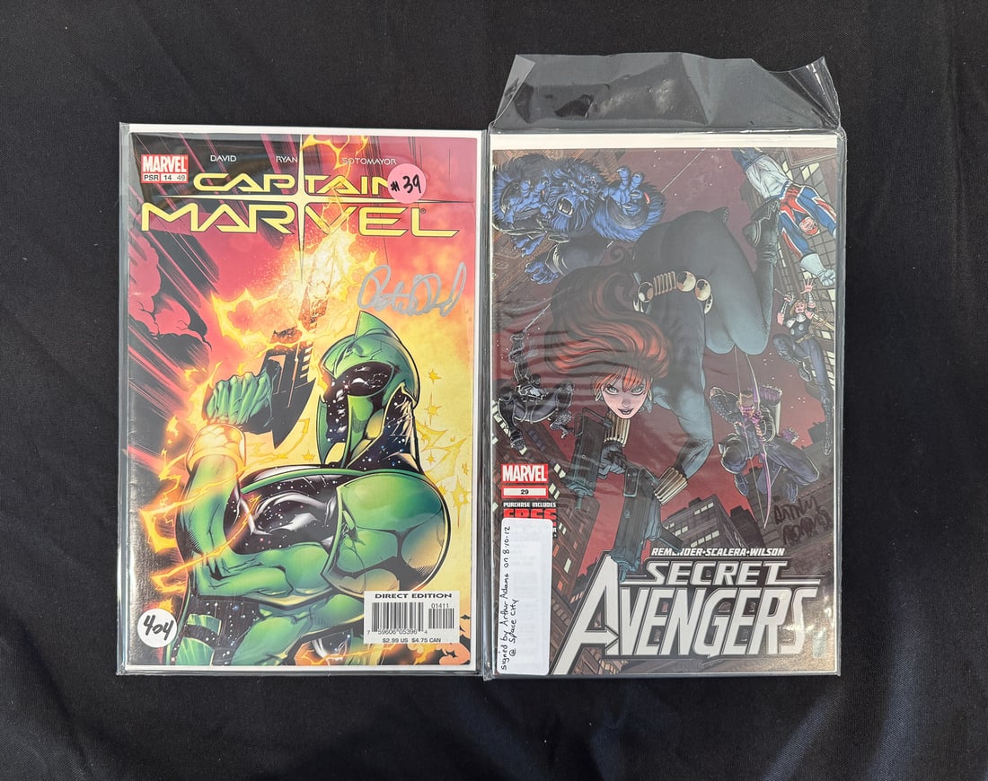 2 SIGNED COMIC BOOKS (1 of 4)