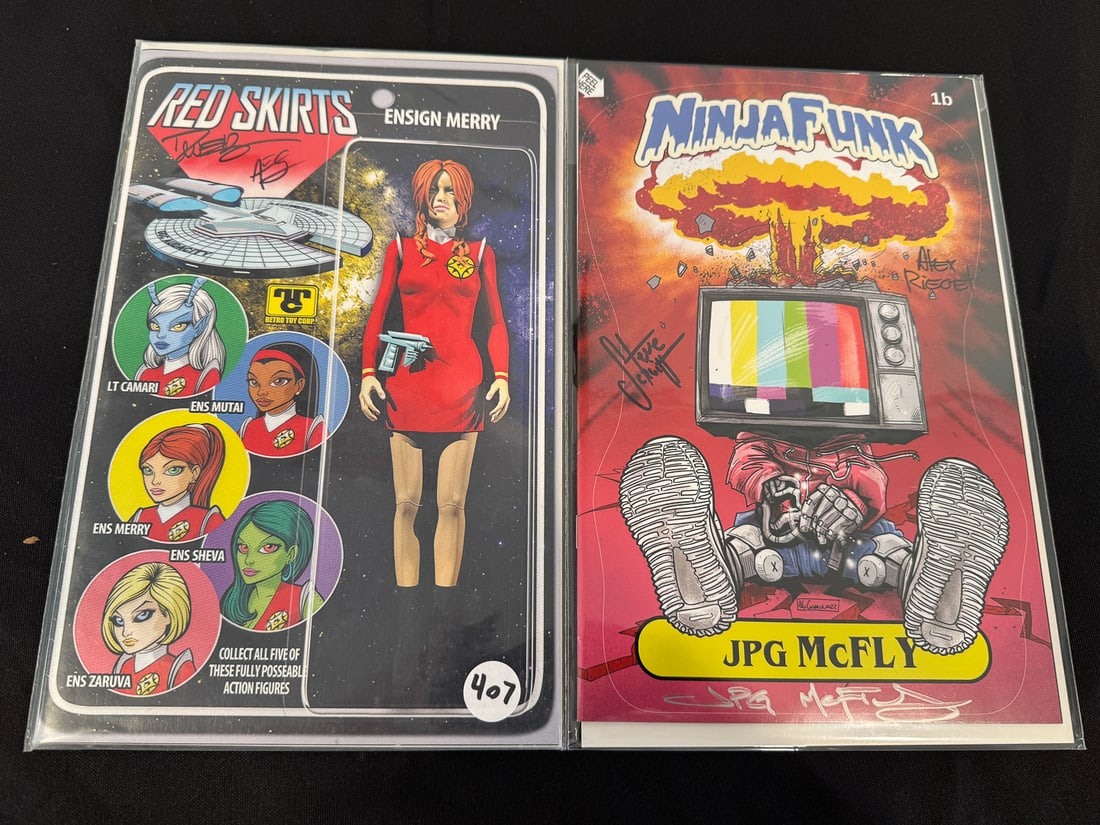 2 SIGNED COMIC BOOKS (1 of 4)