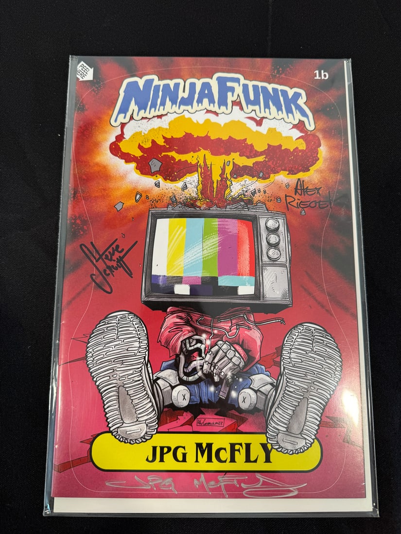 2 SIGNED COMIC BOOKS - 3
