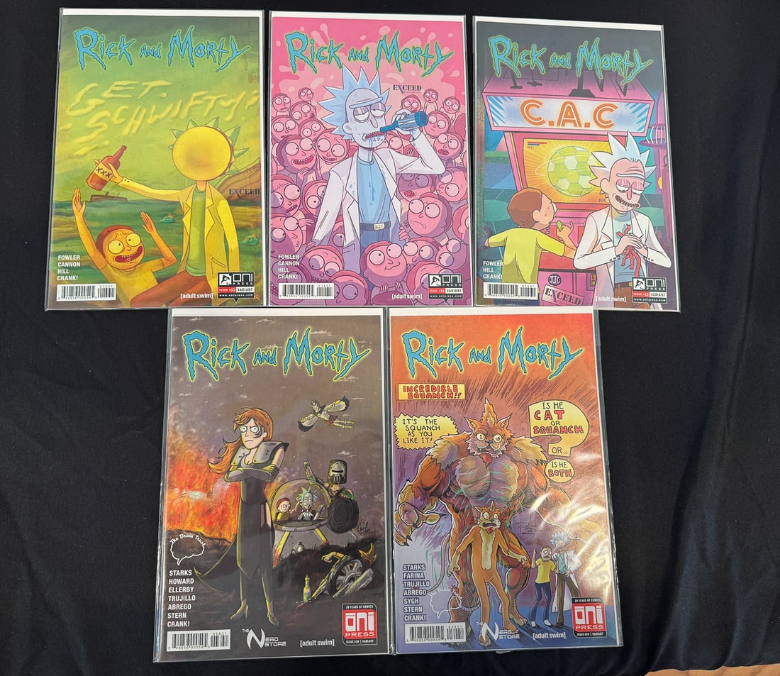 RICK AND MORTY COMIC BOOK LOT, APPROX. 11 - 2
