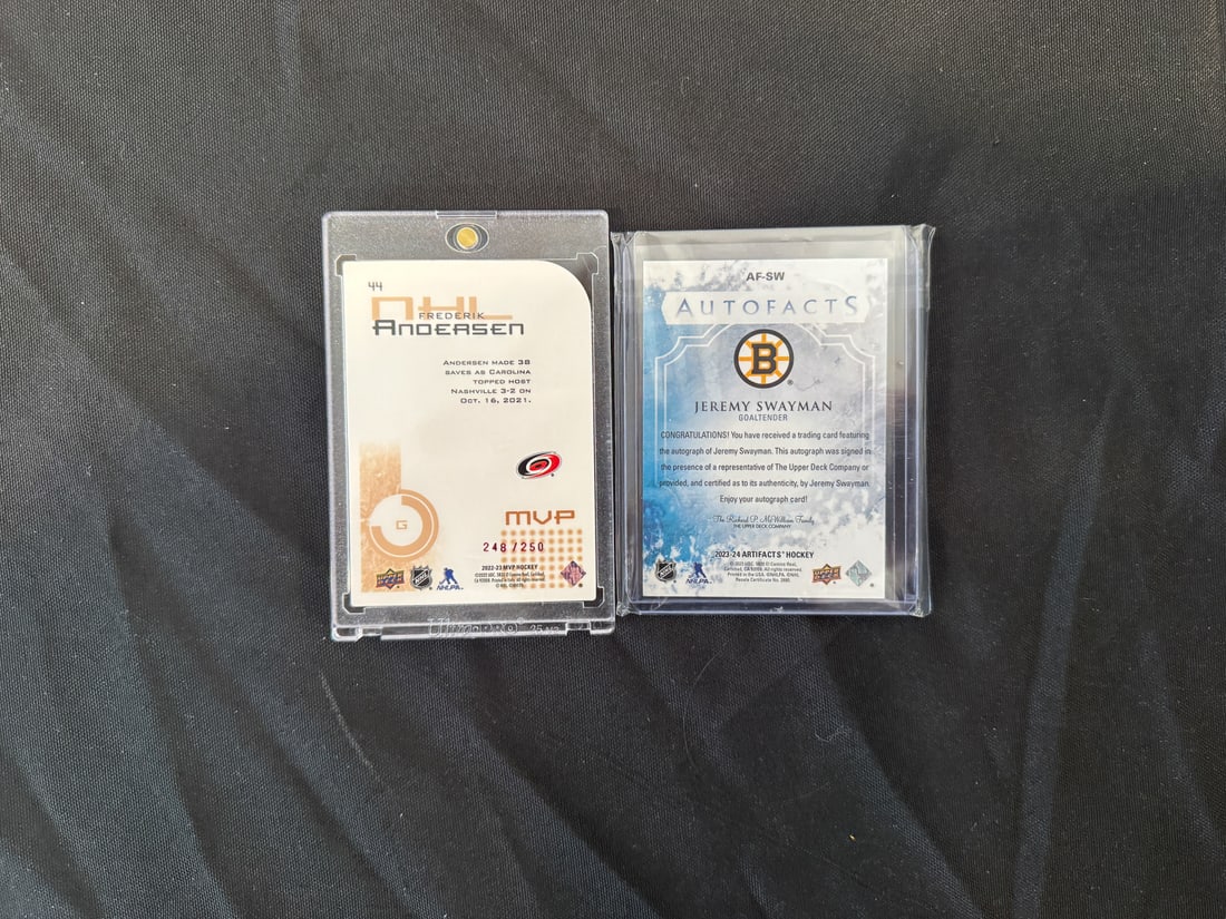 2 SIGNED HOCKEY CARDS - 2
