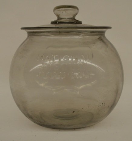Large Country Store Biscuit Jar: Large Country Store Biscuit Jar. Reads ''National Biscuit Company.'' Good condition- no cracks or chips. 11'' height.
