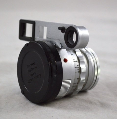 Leica Ernst Leitz Summicron 50 mm F2 Dual Range Lens: Leica Ernst Leitz Summicron 50 mm F2 Dual Range Lens with Finder and Original Cases. Serial Number 1513408