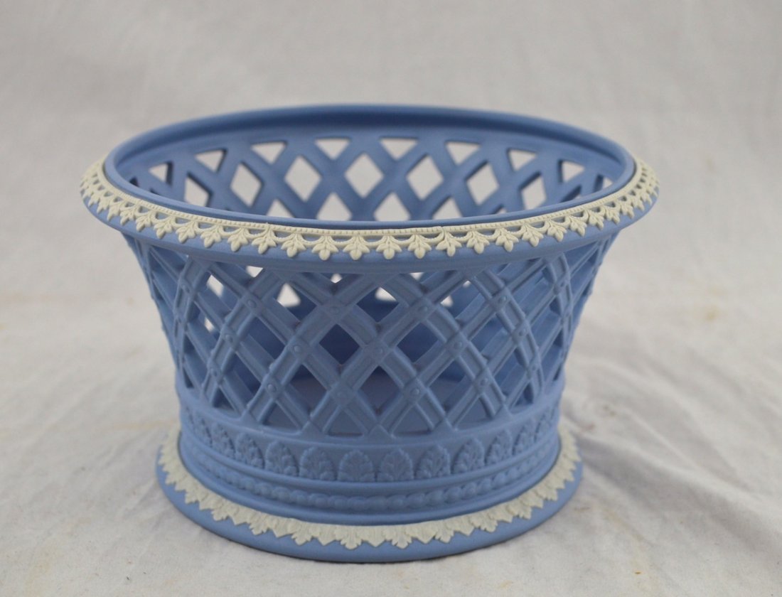 Wedgwood Jasperware Basket: Wedgwood Jasperware Basket. 6 1/4'' x 4''
