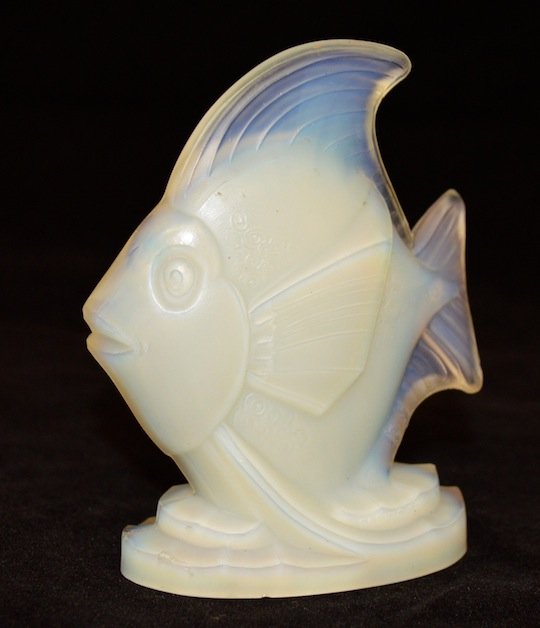 Sabino Glass Fish: Sabino Glass Fish. 4 1/2'' high. Excellent condition.