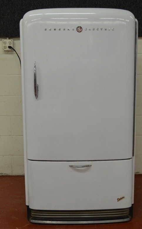 1942 General Electric Refrigerator- WORKS!