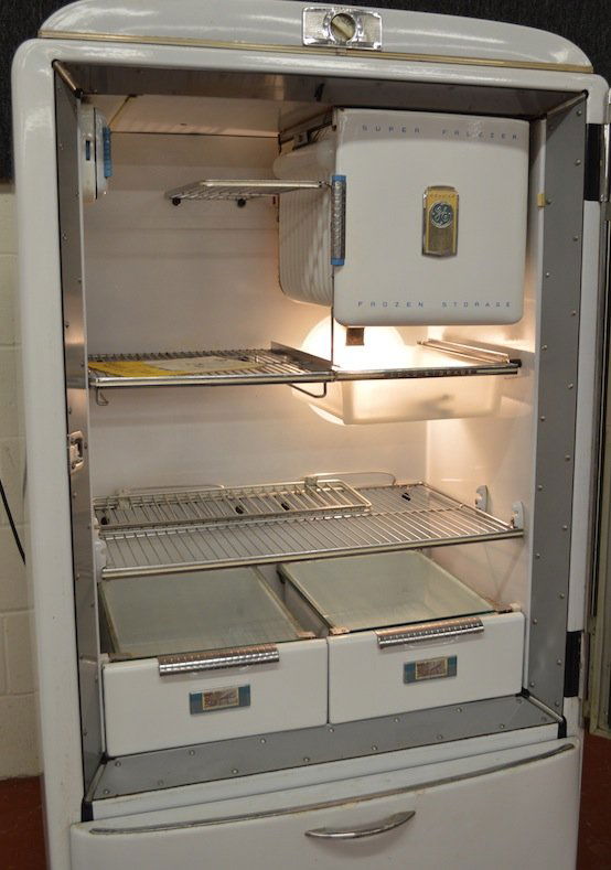 1942 General Electric Refrigerator WORKS! Lot 122033I