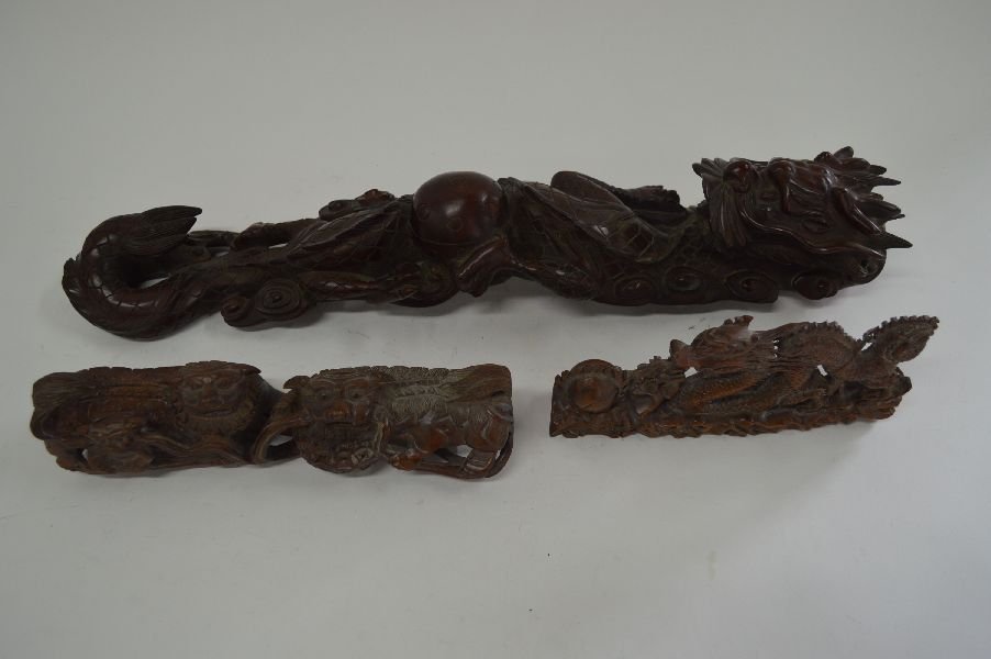 18'' Carved Ruyi Wood Scepter with 2 Other Carvings: 18'' Carved Ruyi Wood Scepter with 2 Other Wood Carvings- 10'' and 7''. Good condition.