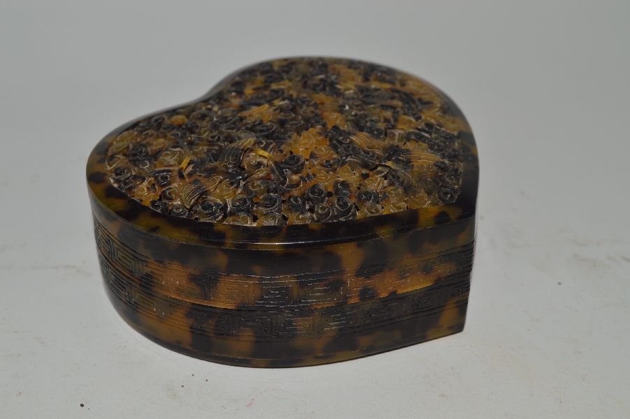 Chinese Carved Tortoise Style Heart-Shaped Box: Chinese Carved Tortoise Style Heart-Shaped Box. 1.5'' x 4''. Good condition