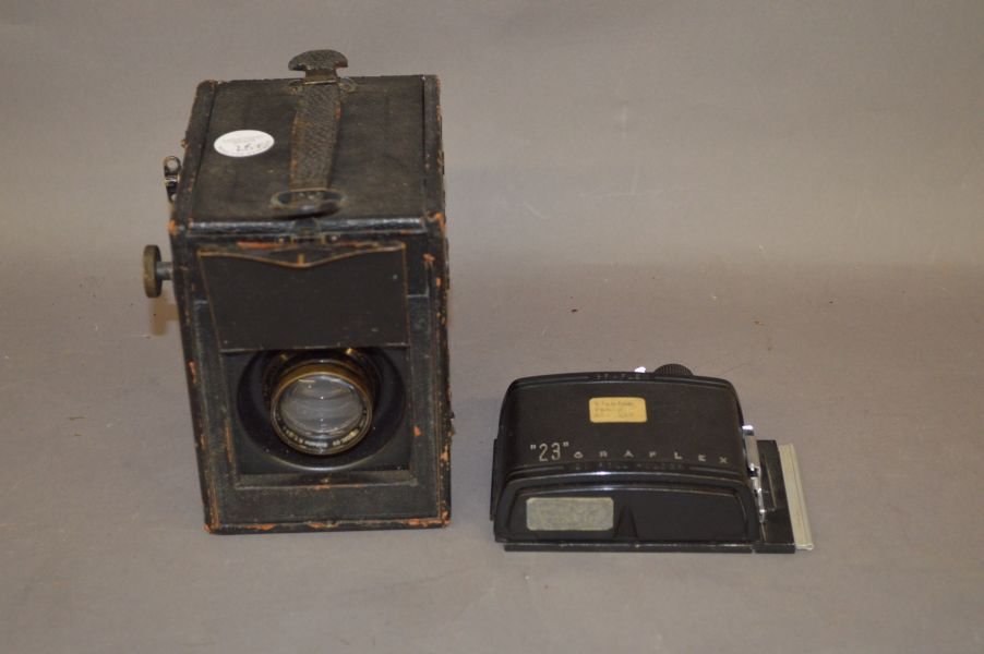 Graflex camera with tessar lens and back: Graflex camera with tessar lens and back