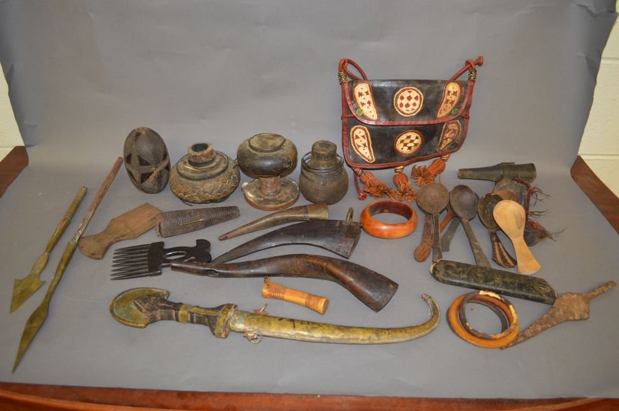 Lot of mostly African antique vessels. Implements, etc.: Lot of mostly African antique vessels. Implements, etc.