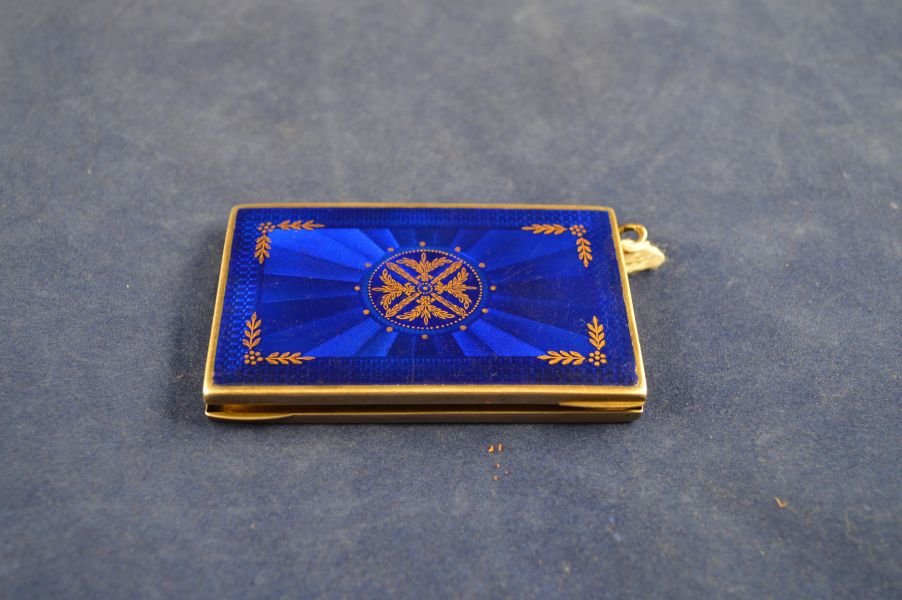 RUSSIAN ENAMELED STERLING SILVER COMPACT 129 GRAMS: RUSSIAN ENAMELED STERLING SILVER COMPACT 129 GRAMS