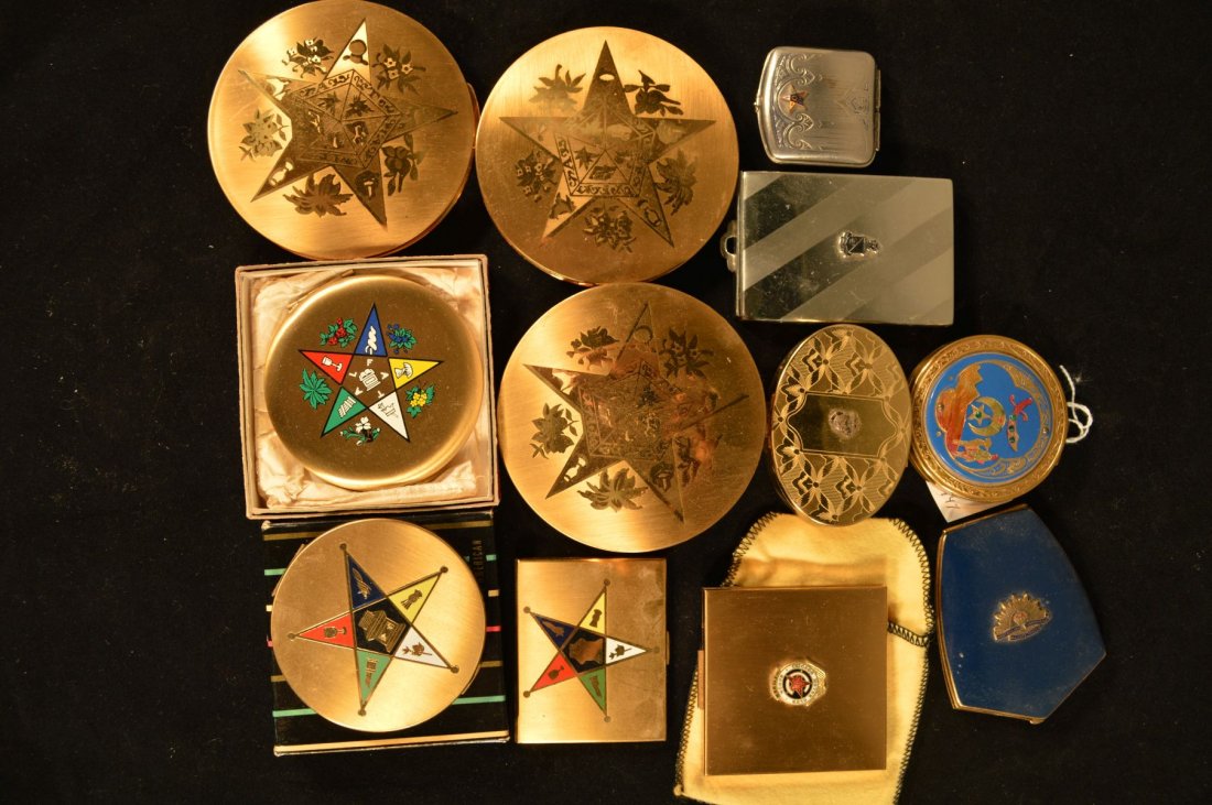 13 VINTAGE COMPACTS MASONIC THEMED: 13 VINTAGE COMPACTS MASONIC THEMED