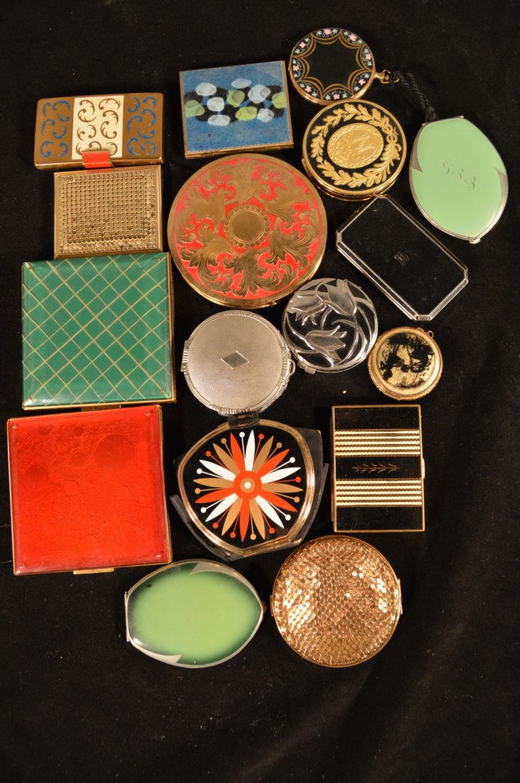 17 VINTAGE COMPACTS DECO w/ ENAMELED: 17 VINTAGE COMPACTS DECO w/ ENAMELED