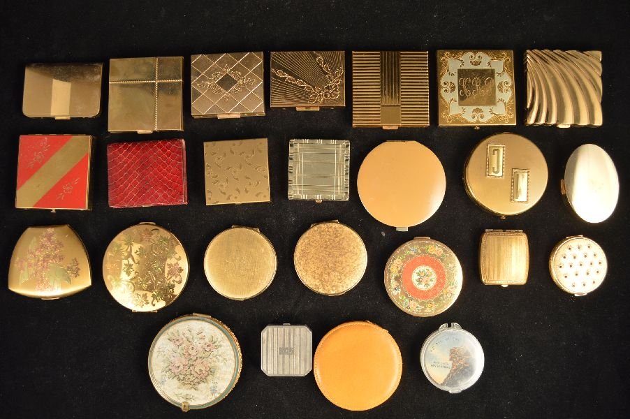 25 ASSORTED ANTIQUE COMPACTS: 25 ASSORTED ANTIQUE COMPACTS