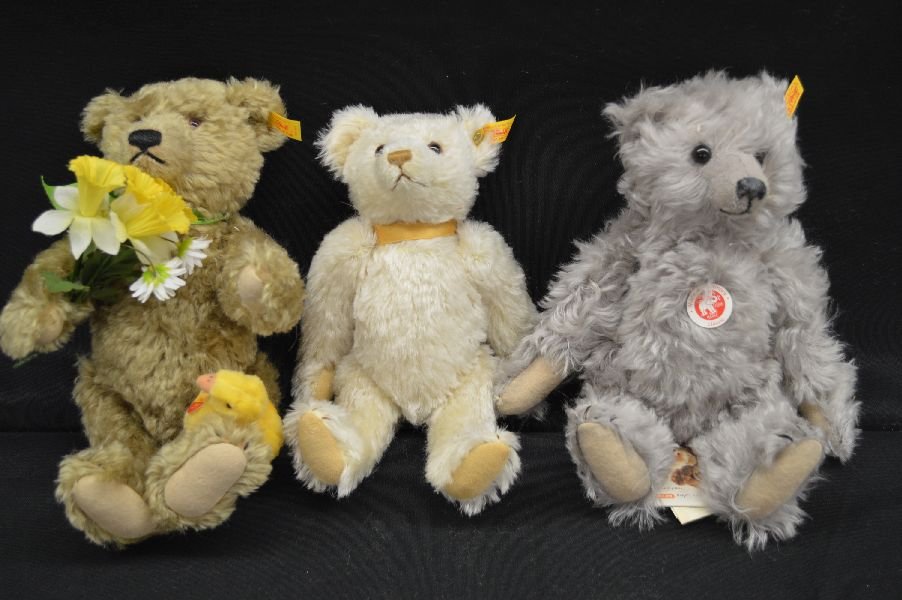 3 MED STEIFF TEDDY BEARS: 3 MED STEIFF TEDDY BEARS