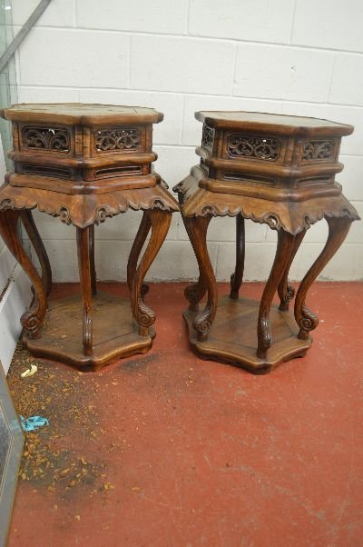 A FINE PAIR OF HUANGLI WOOD CARVED SIDE TABLES: A FINE PAIR OF HUANGLI WOOD CARVED SIDE TABLES
