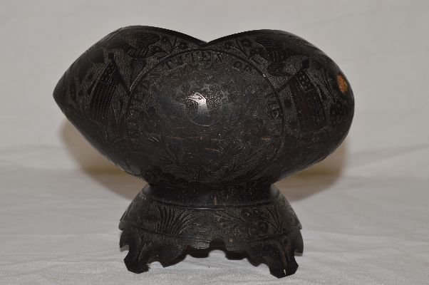 EARLY CARVED (MASONIC?) GOURD WITH PATRIOTIC THEME: EARLY CARVED (MASONIC?) GOURD WITH PATRIOTIC THEME EAGLE AND FLAG WITH 13 STARS 6"x5" (CRACKED)