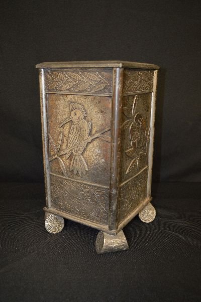 LARGE PAIRPOINT SILVER PLATED VASE w/ DRAGONFLY AND KIN: LARGE PAIRPOINT SILVER PLATED VASE w/ DRAGONFLY AND KING FISHER MOTIF 12"
