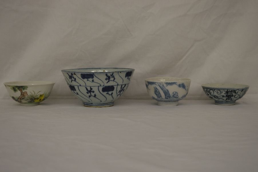 FOUR PIECES OF REPUBLIC PERIOD CHINESE PORCELAIN ITEMS (1 of 6)