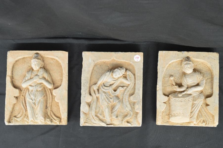 3 ANTIQUE POTTERY TABLETS 12" X 9" AND SMALLER: 3 ANTIQUE POTTERY TABLETS 12" X 9" AND SMALLER