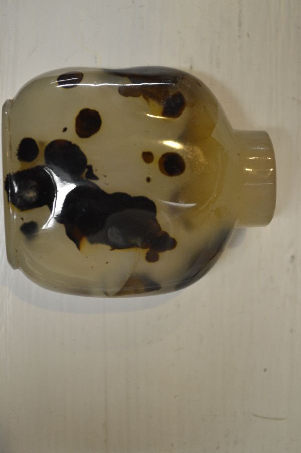 EXCEPTIONAL  ANTIQUE CHINESE AGATE SNUFF BOTTLE 2 1/2" (1 of 4)