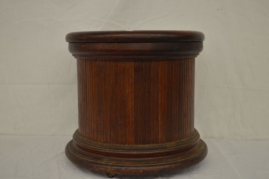 VICTORIAN OAK ROUND COLUMN FRAMED COMMODE 16'D X 16 (1 of 2)