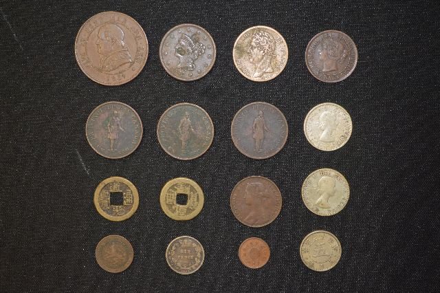 GROUPING OF AMERICAN AND FOREIGN COINS; INCLUDES 3 (1 of 2)
