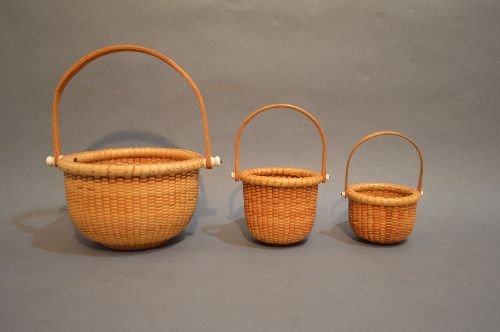3 SIGNED NANTUCKET BASKETS; 6" AND SMALLER (1 of 5)