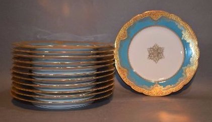 12 AERENDFELDT LIMOGES GOLD ENCRUSTED 9.5" DINNER: 12 AERENDFELDT LIMOGES GOLD ENCRUSTED 9.5" DINNER PLATES