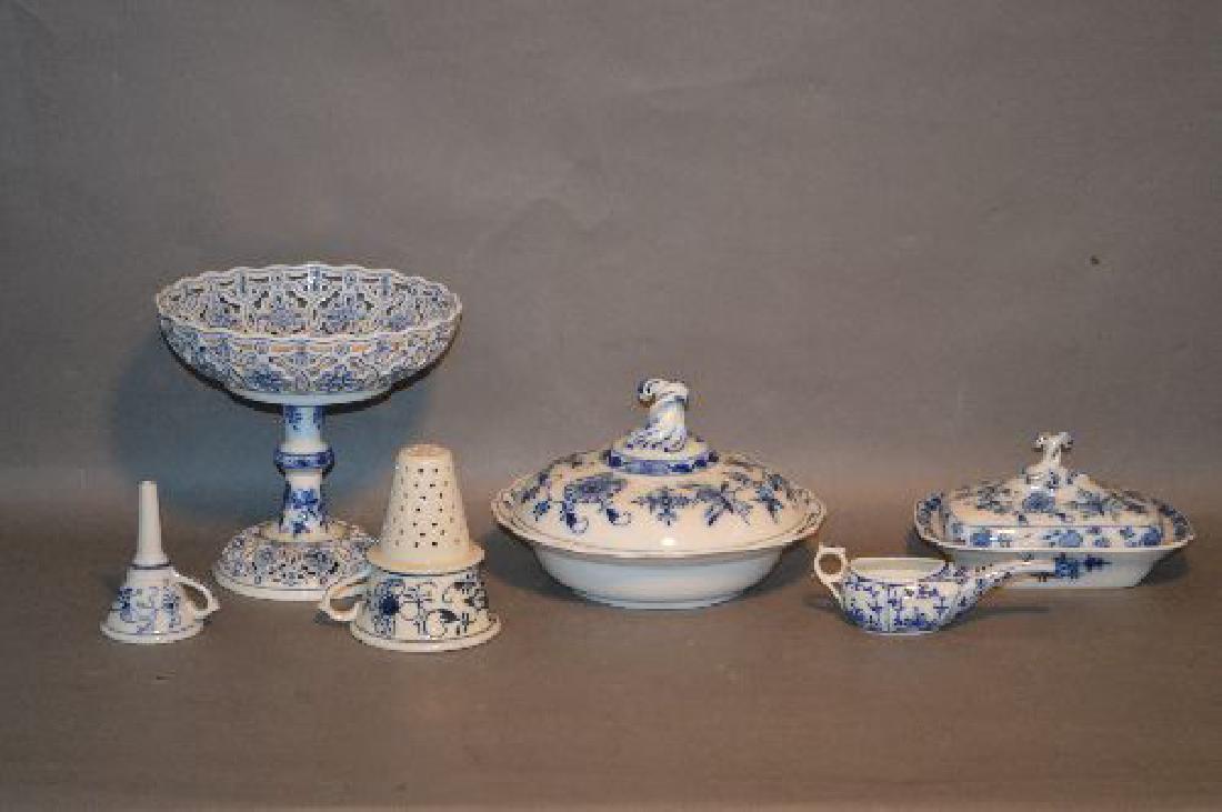 6 MEISSEN BLUE ONION SERVING PIECES, 11" AND SMALLER (1 of 3)