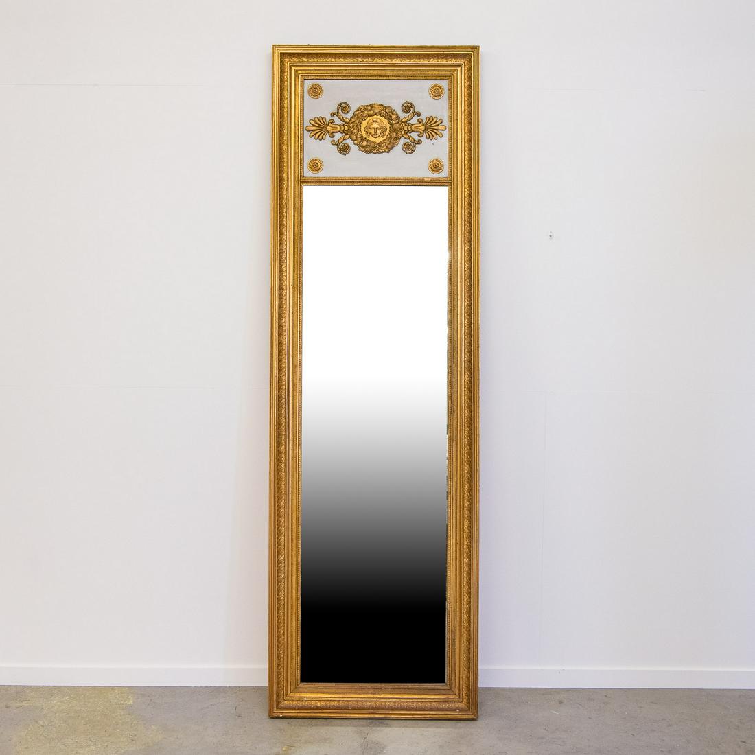 Classical mirror with medusa display, 19th century. (1 of 4)
