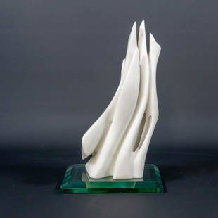 Pablo ATCHUGARRY (1954) untitled, white Carrara marble: Pablo ATCHUGARRY (1954) untitled, white Carrara marble on glass base. Marked on the base. (12 x 18 x 30 cm)