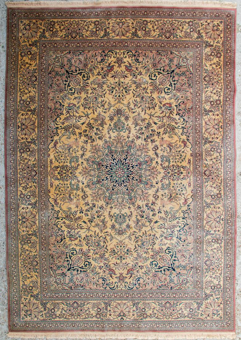 An Oriental hand-made carpet. Hereke. (213 x 305) (1 of 8)