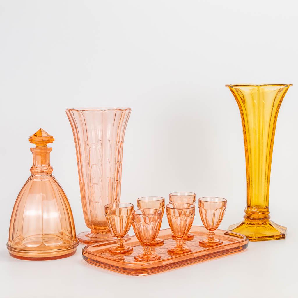 A collection of glass in art deco style and marked Val: A collection of glass in art deco style and marked Val Saint Lambert. The first half of the 20th century. (29,5 x 13 cm)