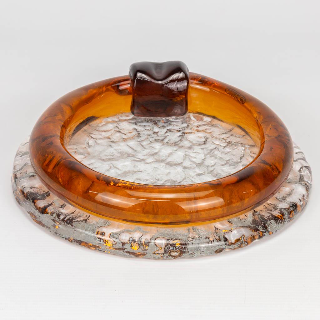A Vide Poche Ashtray made of glass and marked Seguso: A Vide Poche Ashtray made of glass and marked Seguso Vetri D'arte, made in Italy. (6 x 22 cm)