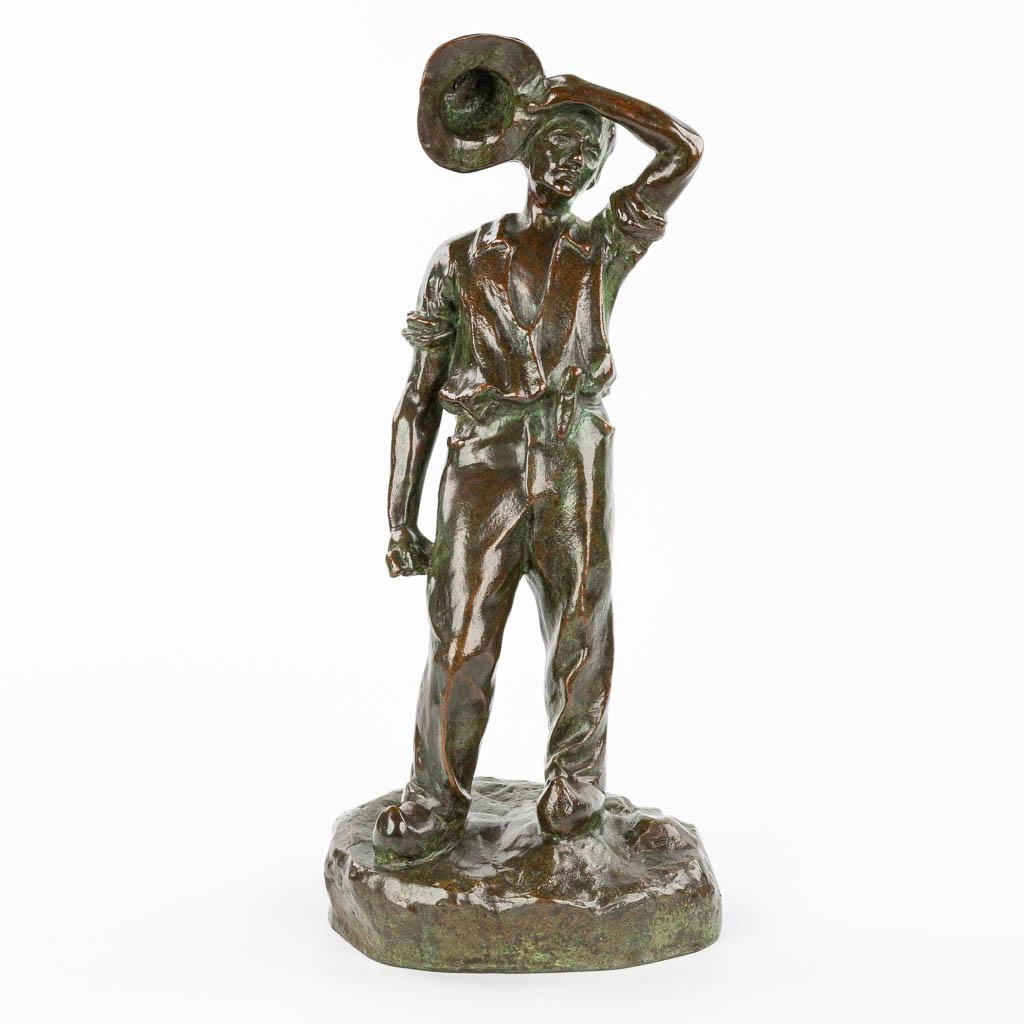Arthur PUYT (1873-1955) 'Man with the hat', patinated: Arthur PUYT (1873-1955) 'Man with the hat', patinated bronze. (40 cm)