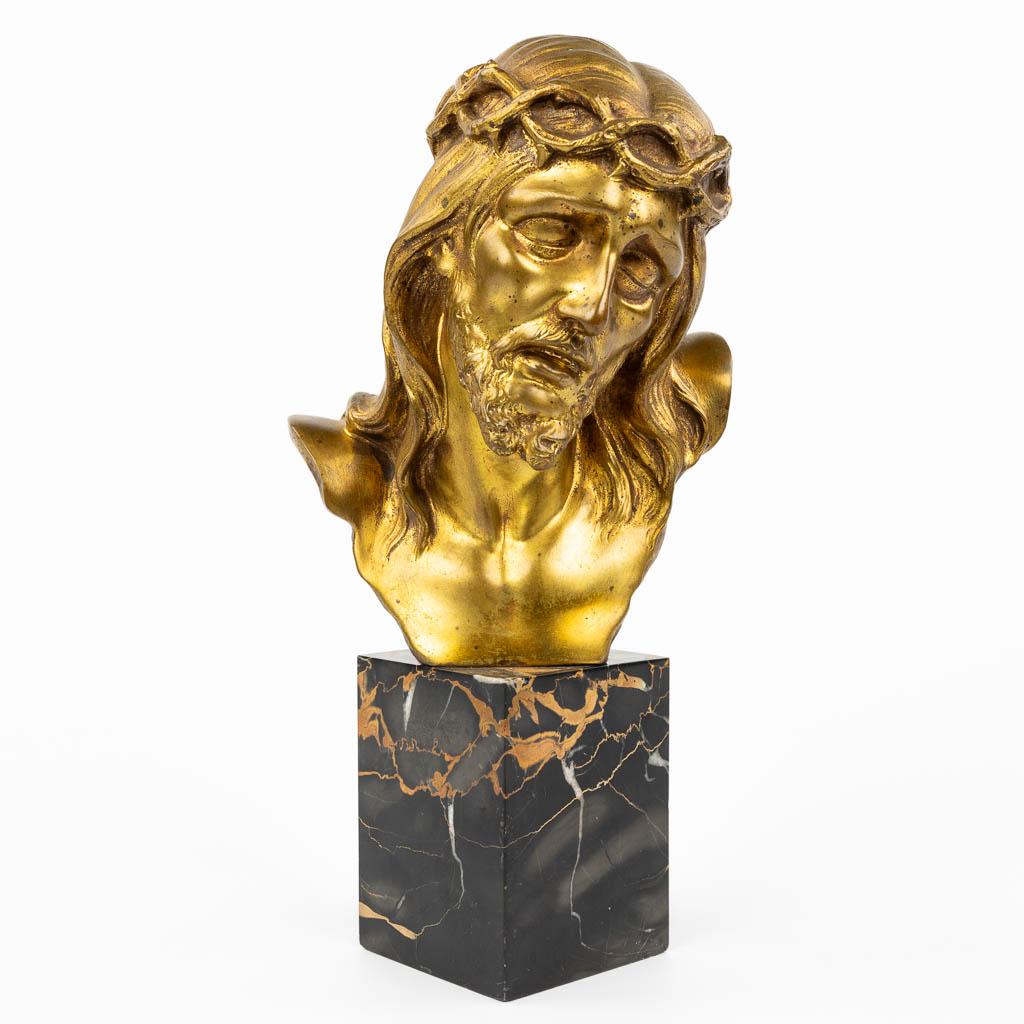 Ezio CECCARELLI (1865-1927) a bust of Jesus Christ,: Ezio CECCARELLI (1865-1927) a bust of Jesus Christ, made of bronze. (15 x 17 x 33 cm)