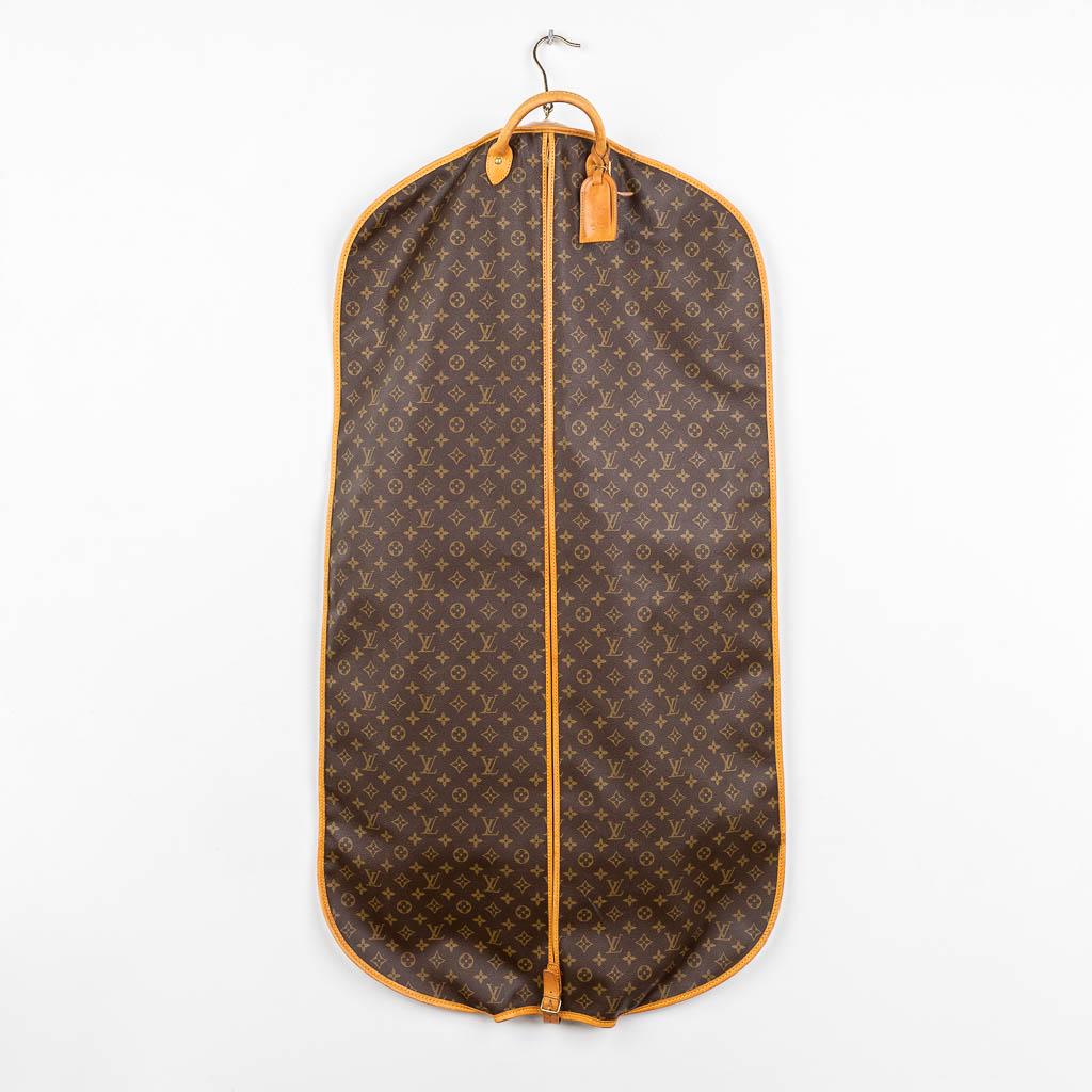 Louis Vuitton, a vintage costume storage bag made of leather.  (H:123 cm) (1 of 18)