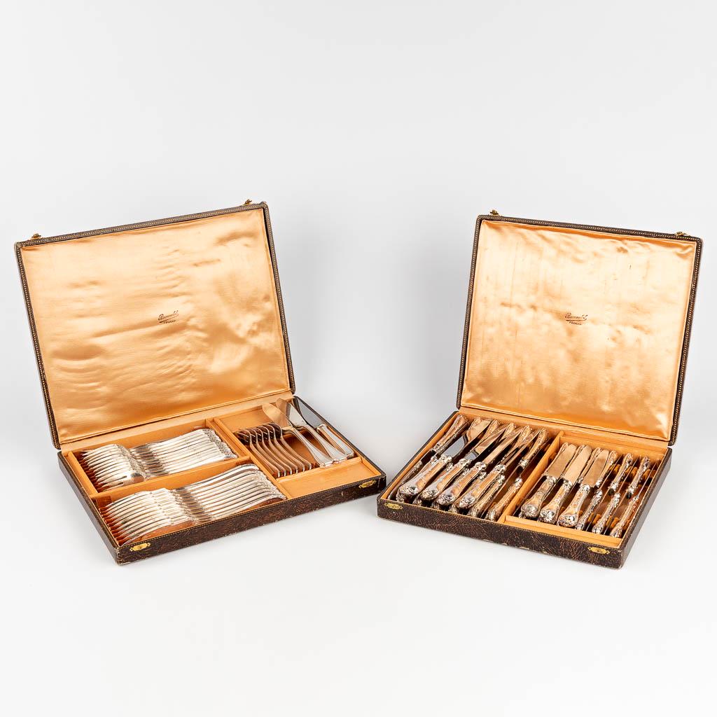 An assembled collection of cutlery in 2 cases. (L: 29 x W: 36 x H: 4 cm) (1 of 20)