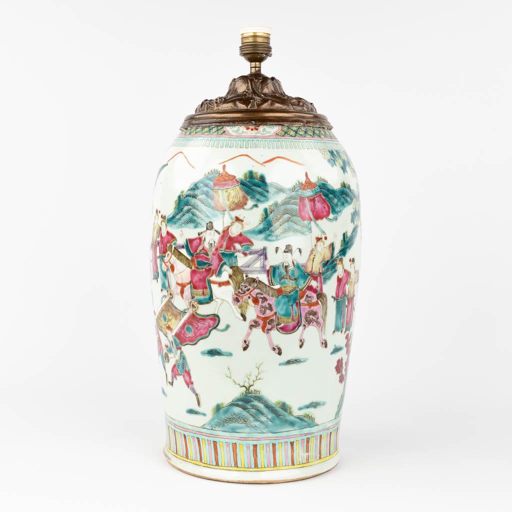 A Chinese Famille Rose vase, rebuilt as a table lamp. 19th/20th century. (W: 24 x H: 45 cm) (1 of 17)