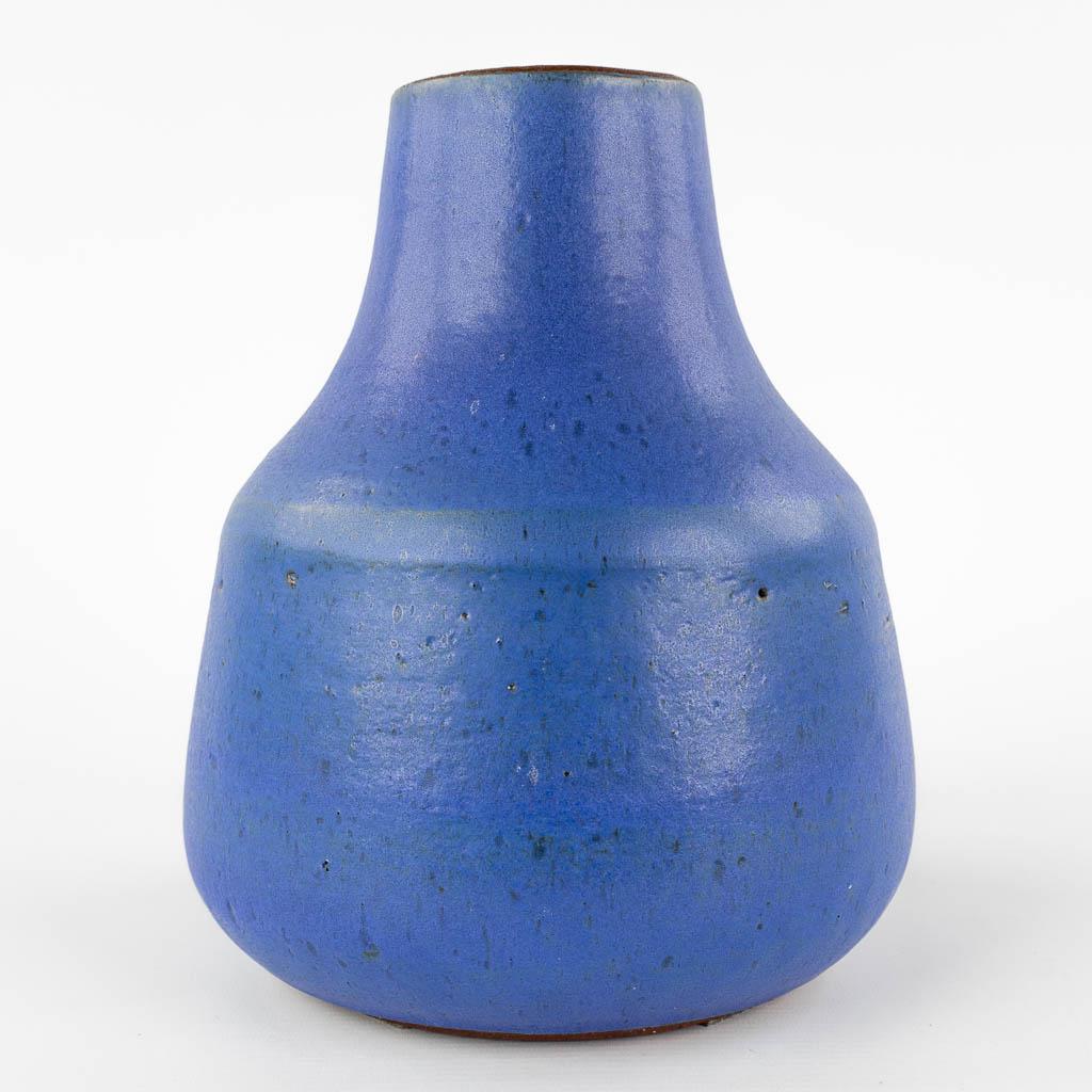 Rogier VANDEWEGHE (1923-2020) 'Vase' matte blue glaze, for Amphora. (H:25 x D:21 cm) (1 of 10)