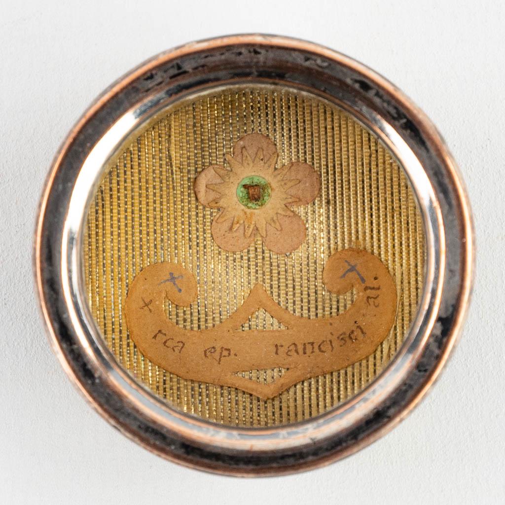 A sealed theca with a relic: Ex Arca Sepulcrali Sancti Francisci Salesii Epescopi Confessoris (1 of 7)