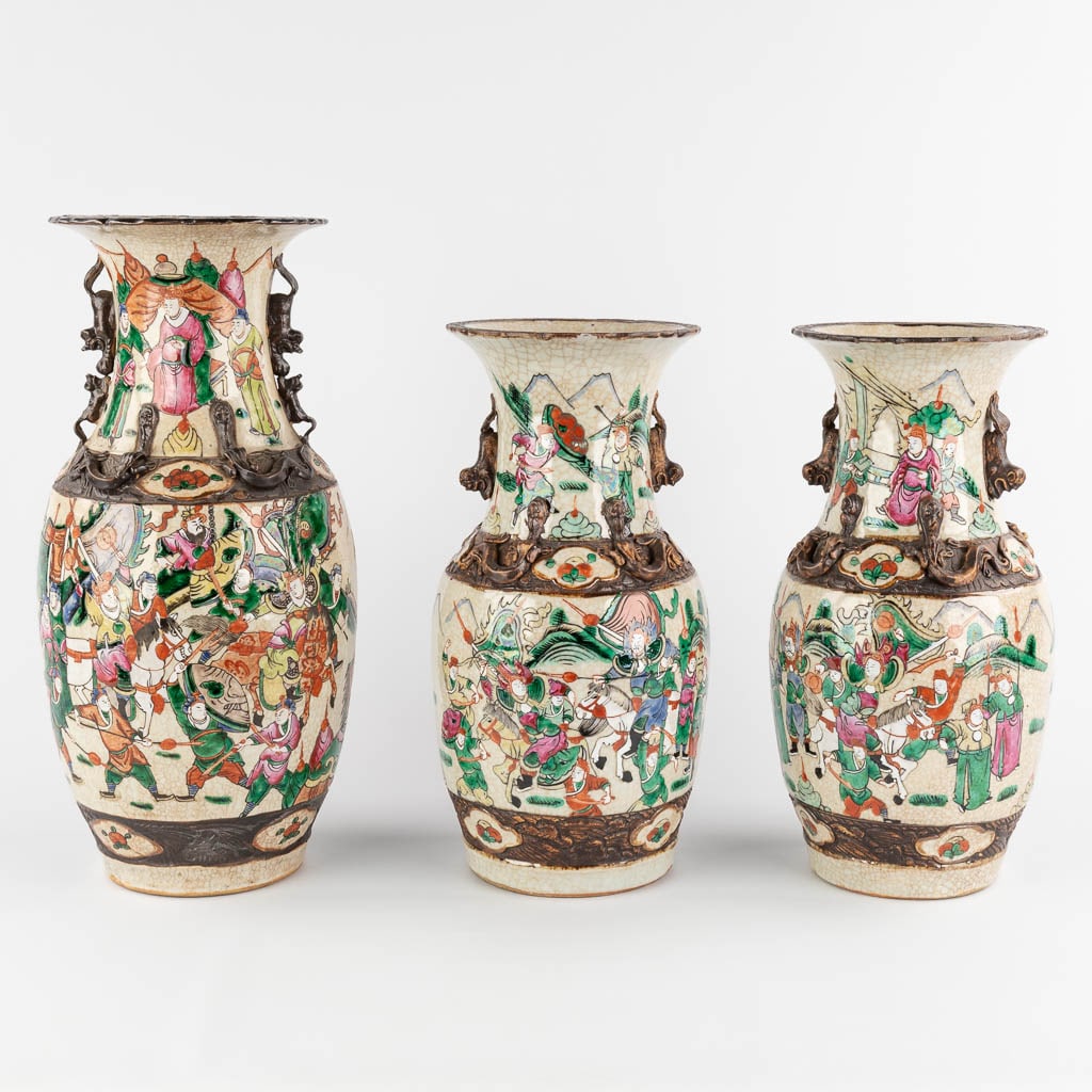 Three Chinese vases decorated with warriors, Nanking. 20th C. (H:43 x D:20 cm) (1 of 18)