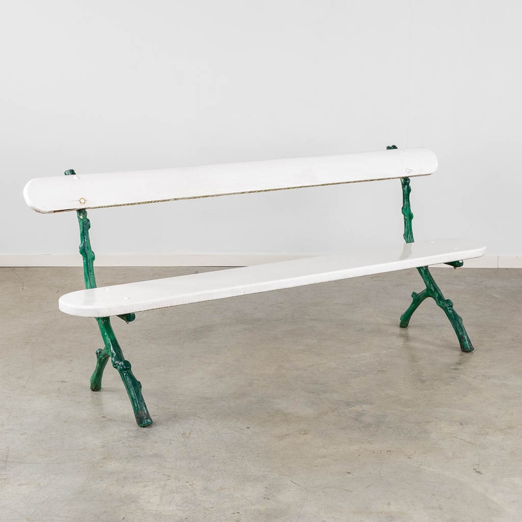 A white patinated garden bench on a cast-iron base. (L:51 x W:195 x H:83 cm) (1 of 11)